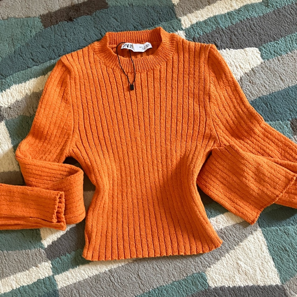 Flattering Ribbed top - Picture 3 of 5